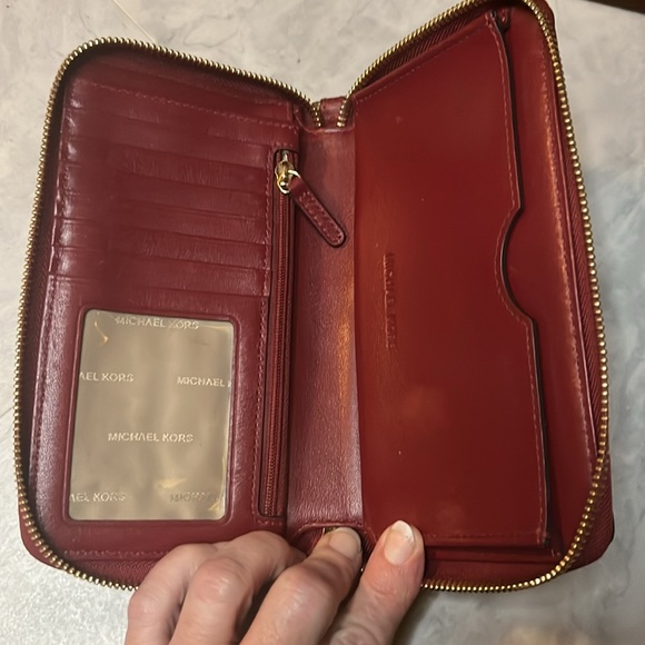 Michael Kors  Jetsetter large, flat wallet Wristlet  phone case  checkbook  NWOT - Picture 11 of 15